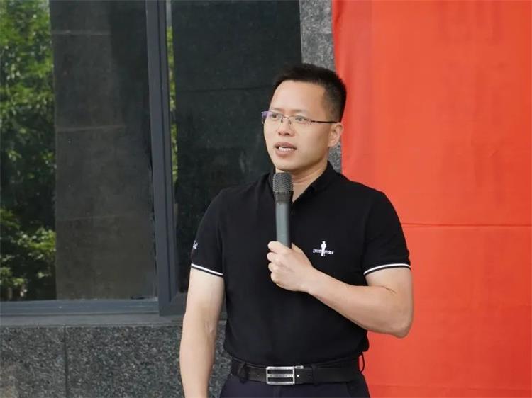 龙八国际集团立异研究院举行挂牌仪式_龙八国际