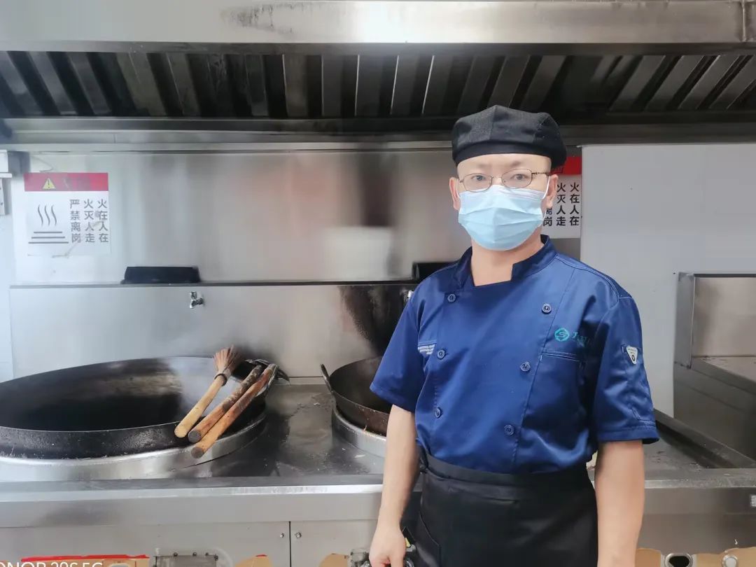 焦点价值观标杆人物 | 集团行政中心侯峰：通俗岗位上的坚守与贡献_龙八国际
